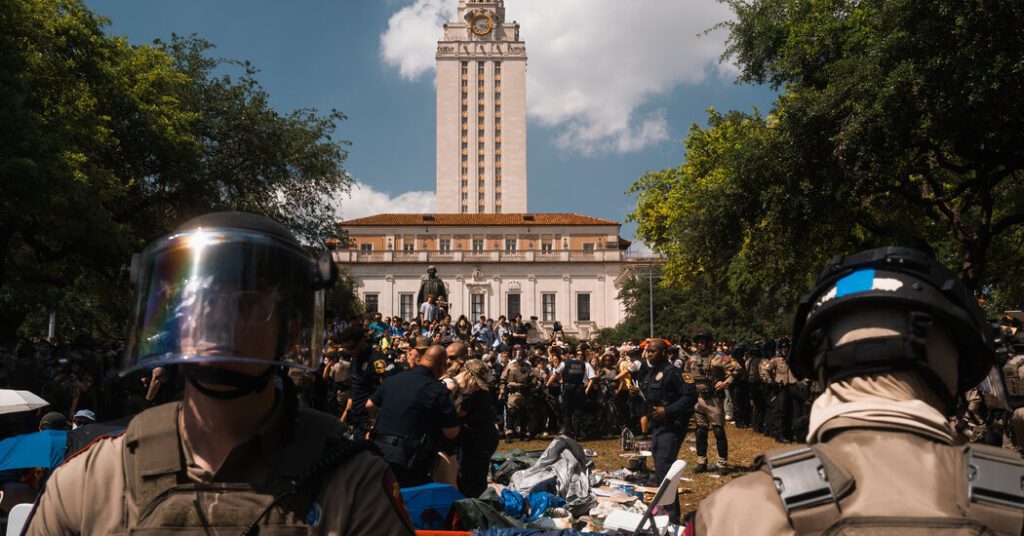 Arrests Of Protesters Continue At University Of Texas At Austin
