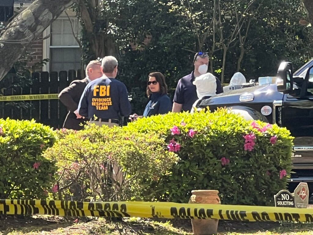 Fbi Searches Fayetteville Home In Connection With Deven Family's Disappearance