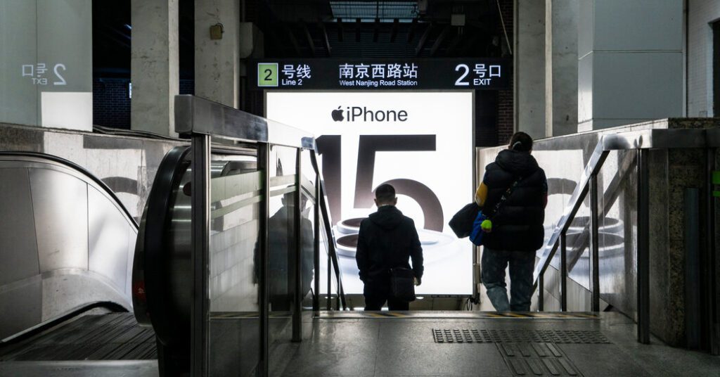 Apple Reports Decline In Sales And Profits Due To Iphone
