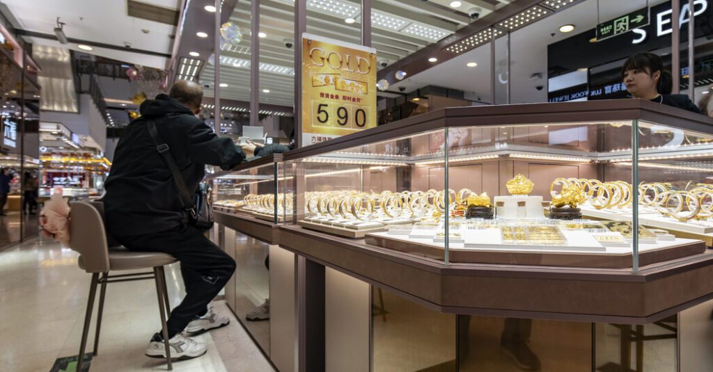 China Buys Gold, Price Rises To Record High