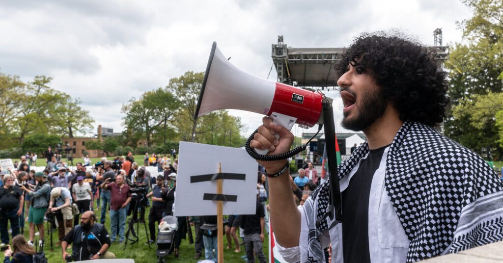 Kent State Protesters Join Vietnam War Protests And Demand University