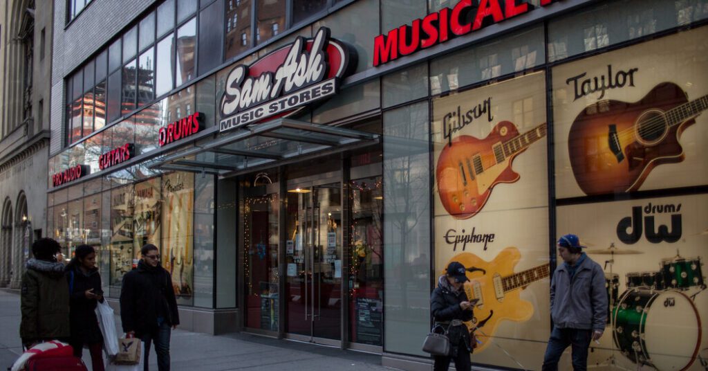 Sam Ash's Music Store To Close