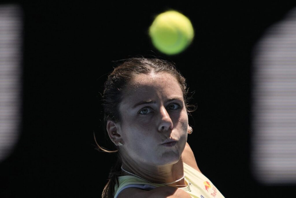 Emma Navarro Keeps Her Eye On The Ball At The