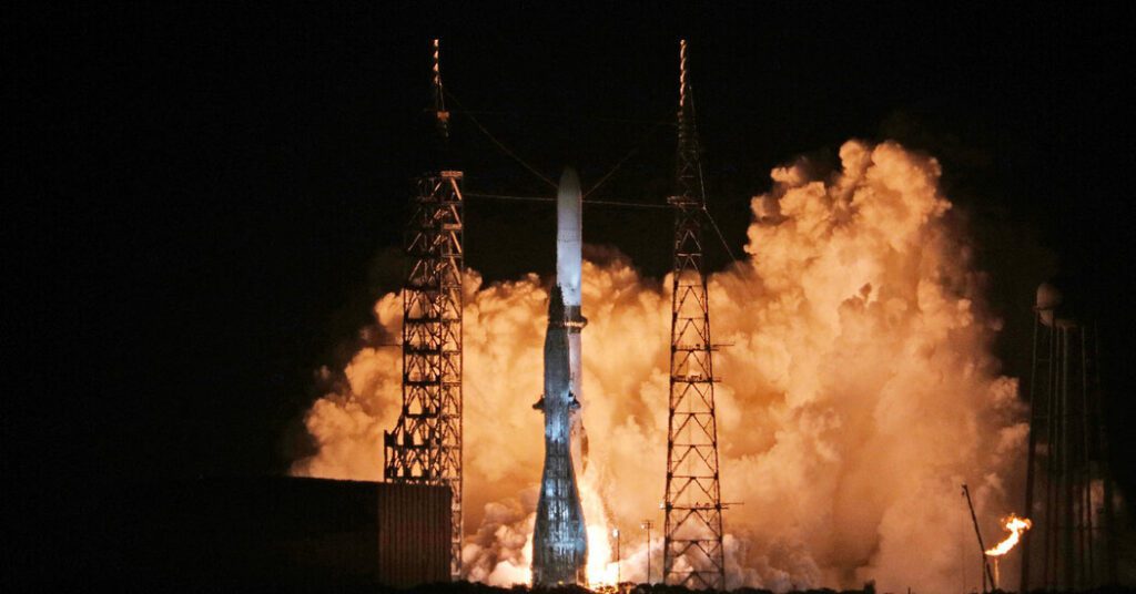 Jeff Bezos' Blue Origin begins second attempt at new Glenn rocket launch: Live updates Jeff Bezos' Blue Origin Begins Second Attempt At New Glenn