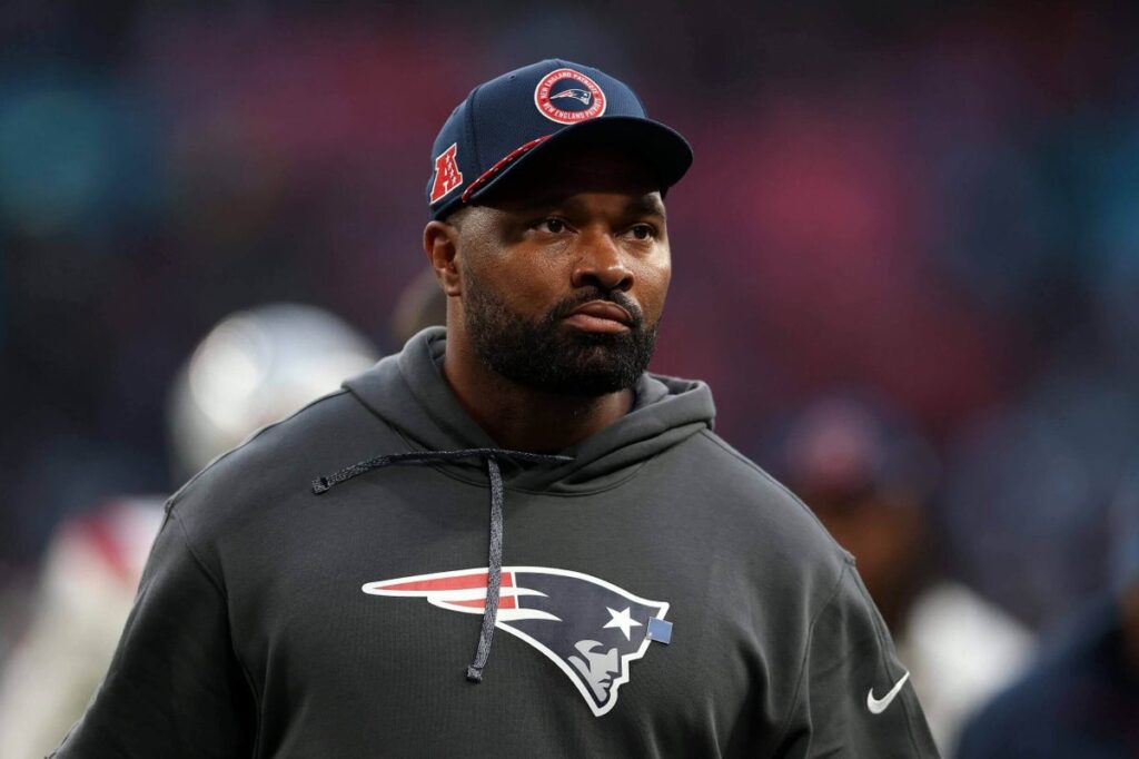 Patriots Fire Jerod Mayo, Likely To Appoint Mike Vrabel As