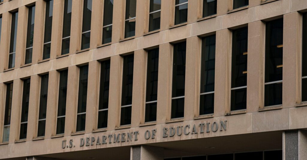 The school rattles, as the Trump administration requires a scrutiny of the educational program The School Rattles, As The Trump Administration Requires A Scrutiny