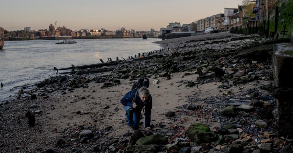 Boneyard Along The Thames Reveals Ancient Burials In London