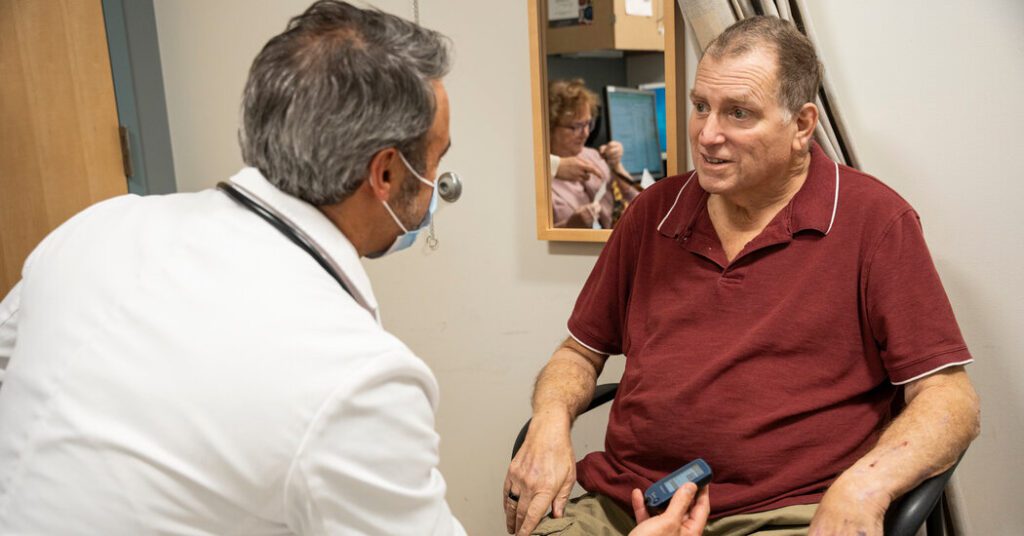 Surgeon Manipulated Pig Kidneys On Fourth Patient