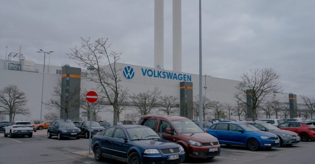 As trump's tariffs take effect, stocks and mexican peso slump