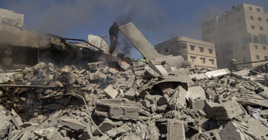 'I'm here! Can you hear it? ”: The story of the death of one family in Gaza 'i'm here! can you hear it? ”: the story of