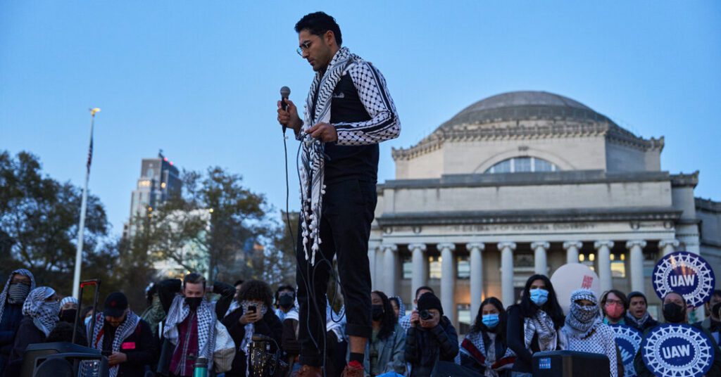 Colombian activist arrested on ice for citizenship appointment