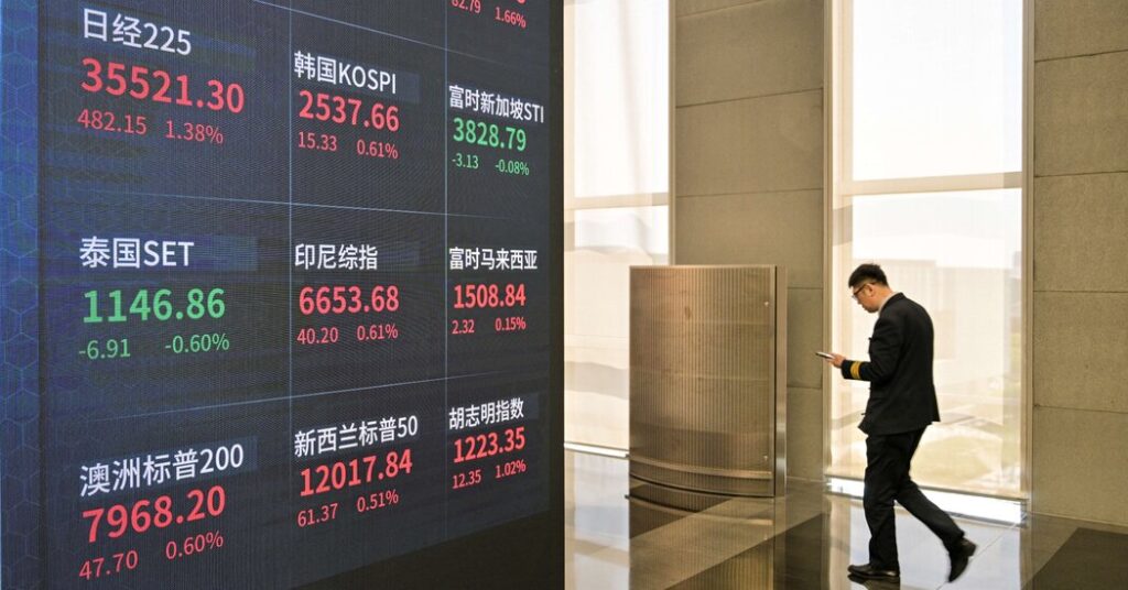 Investors are on track for weekly profits as they hope