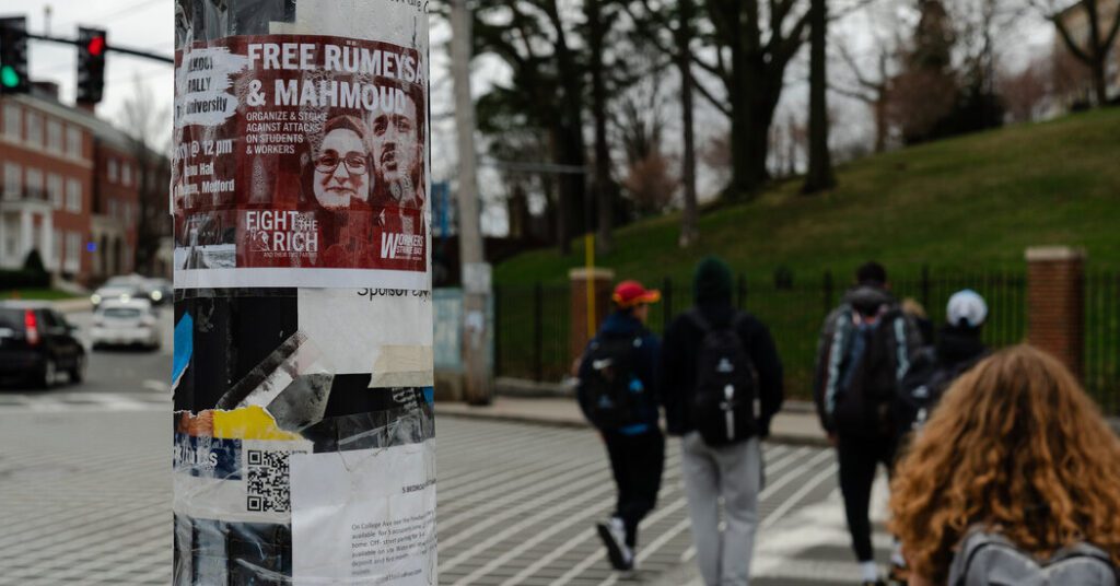 Jewish groups and synagogues protect students who are bound by ice Jewish groups and synagogues protect students who are bound by