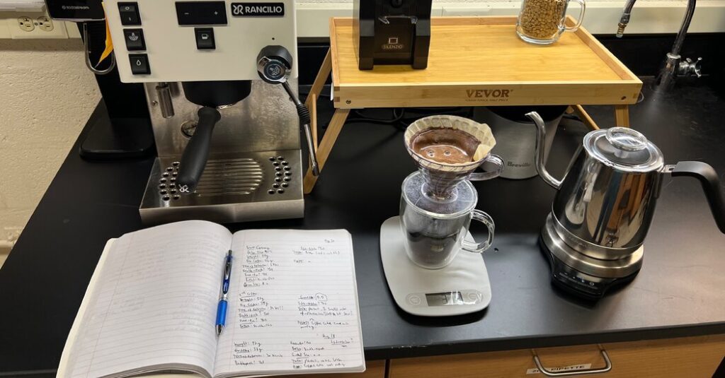 Perfect pouring coffee physics