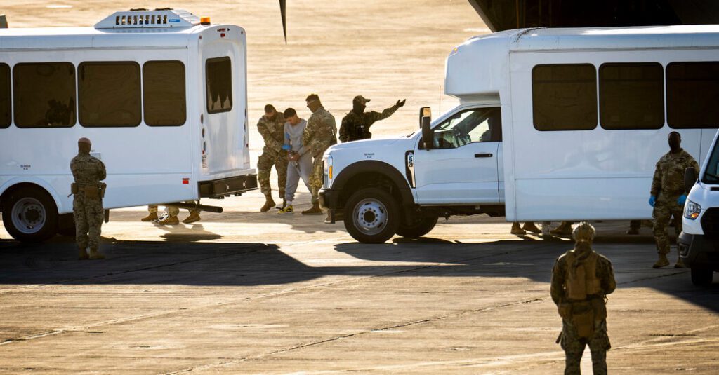 The US spent around 400 immigrants in prison in Guantanamo The us spent around 400 immigrants in prison in guantanamo