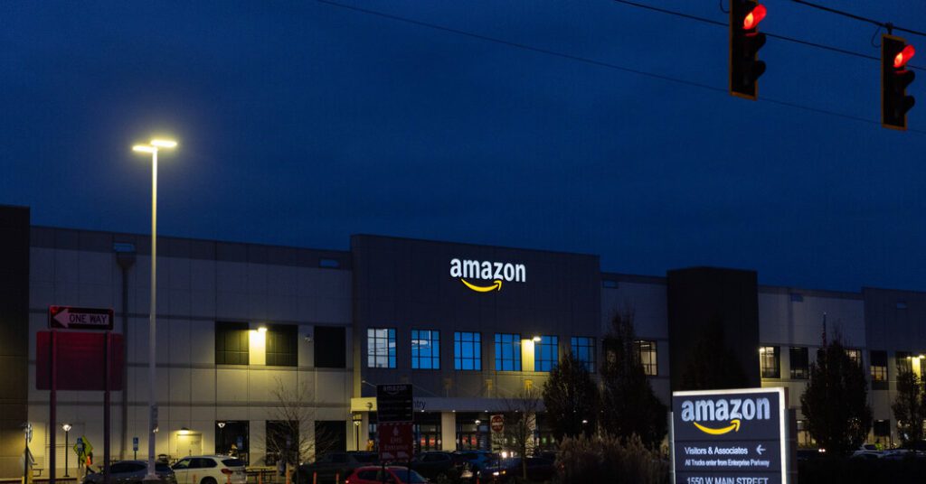 Amazon's mixed revenue report lowers stock prices