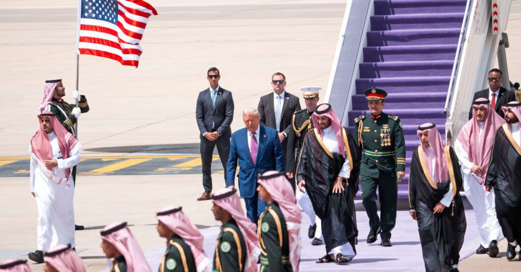 Saudi arabia greets trump to his taste, in dignity, luxury,
