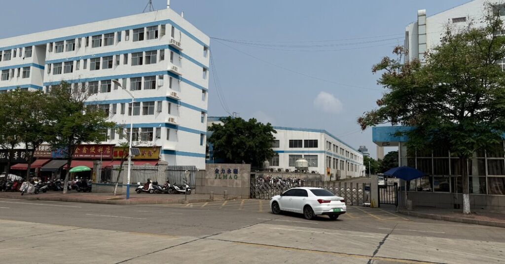 China is walking in line in US trade talks and is trying not to exaggerate its hands China is walking in line in us trade talks and