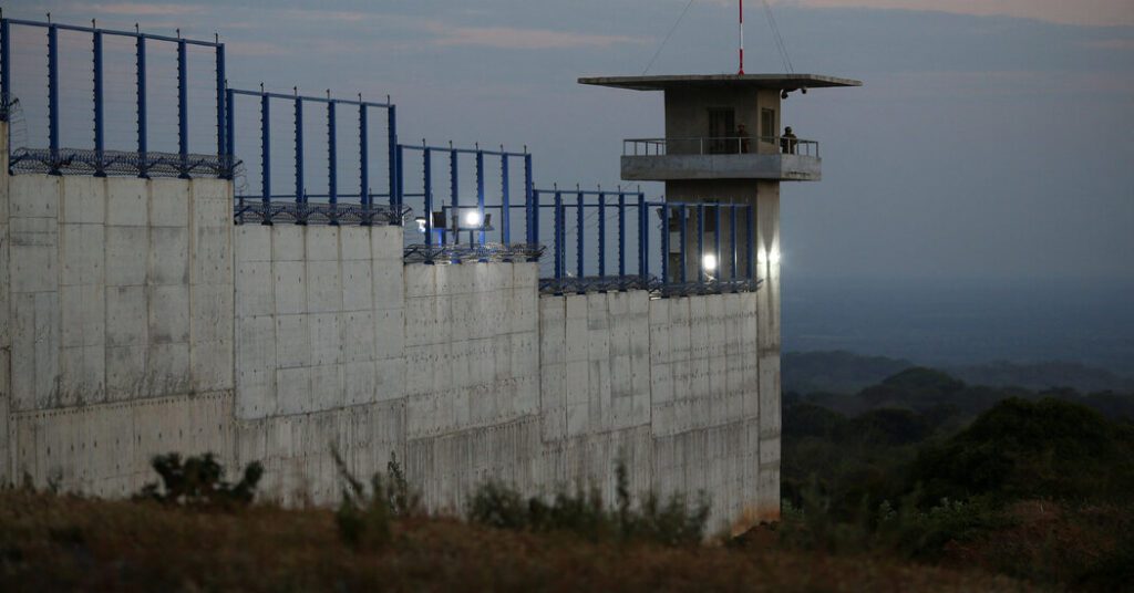 Judges are trying to suspend legitimate procedures for deported Venezuelan control orders Judges are trying to suspend legitimate procedures for deported venezuelan