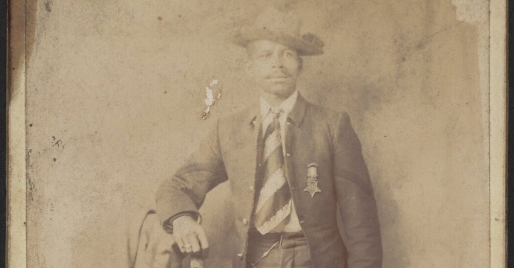 No, not that Lee. The Pentagon finds a black hero who recristens the bass of the base named after Robert E. No, not that lee. the pentagon finds a black hero