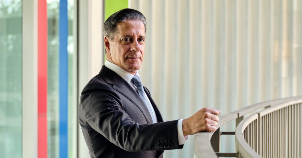 How Alberto Carvalho became LAUSD coach despite scandal